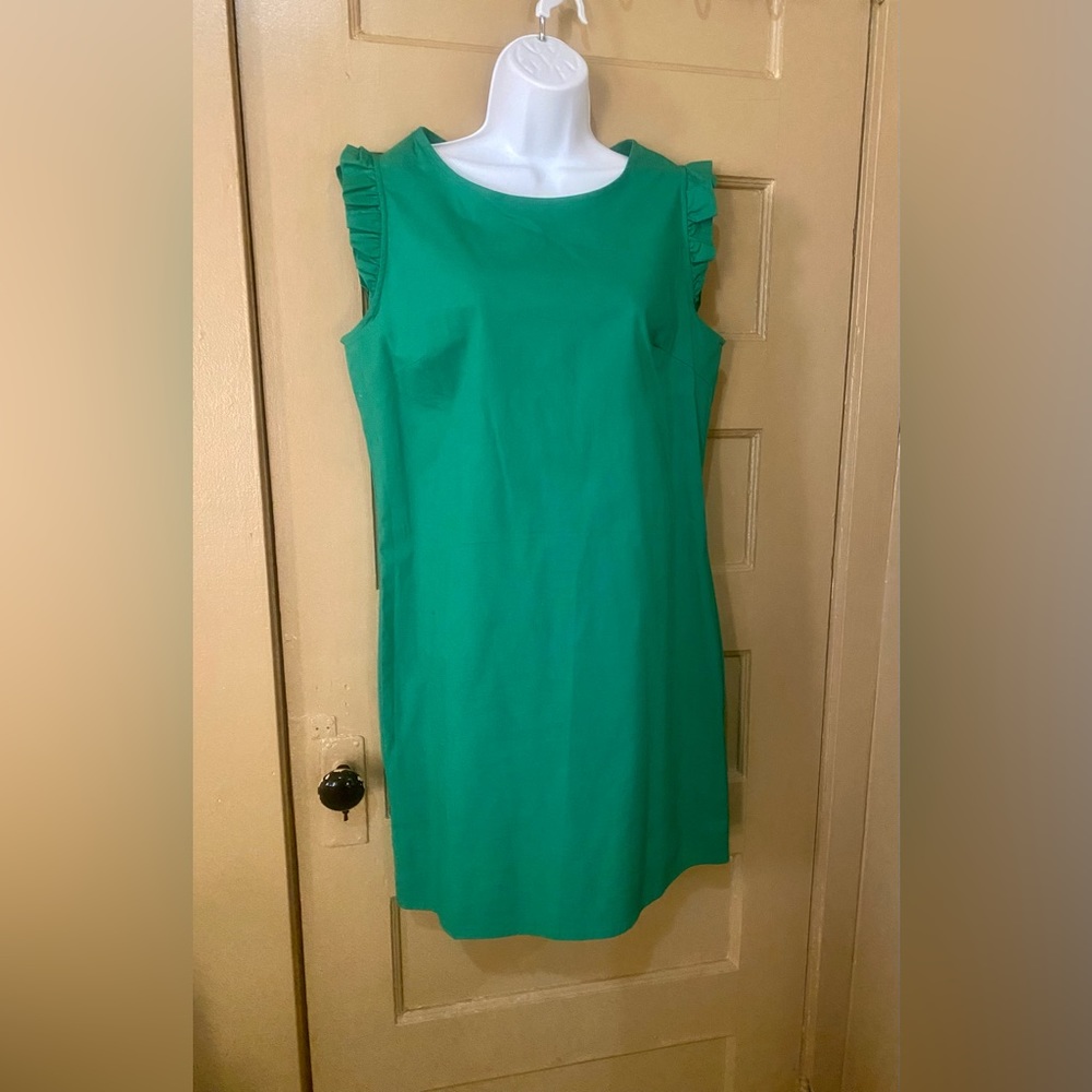NWOT Heyton size 6 kelly green sheath dress.
